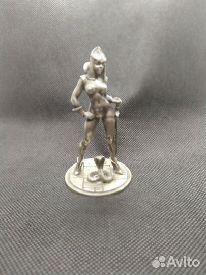 Статуэтка Девушка с коброй серебро 925