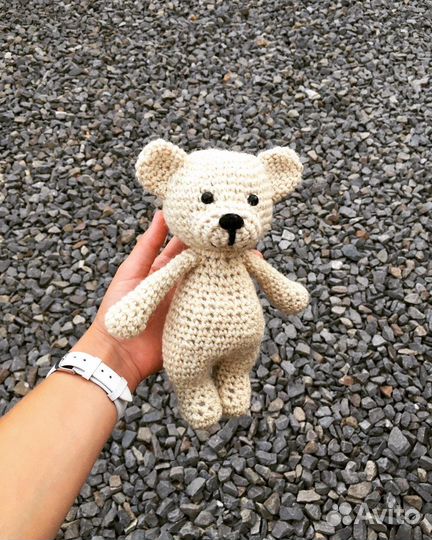 Игрушка ручной работы медвежонок