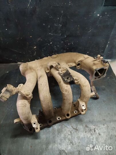 Впускной коллектор Kia Spectra