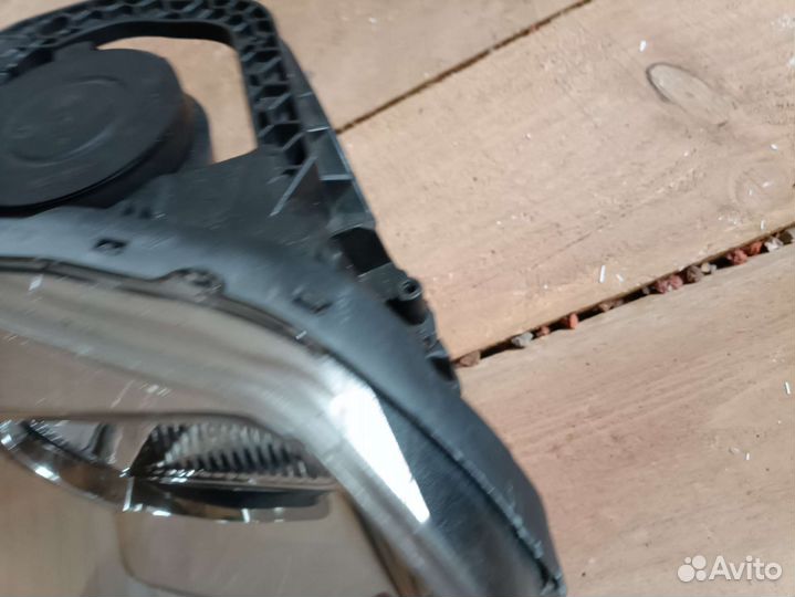 Фара Citroen c5x7 сломан крепеж