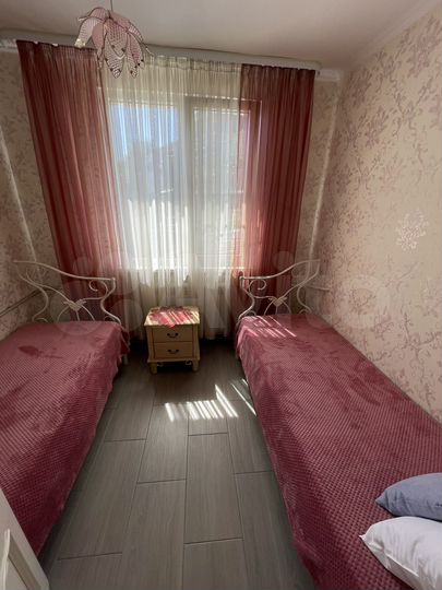 2-к. квартира, 42 м², 3/3 эт.