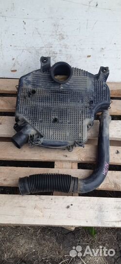 Корпус воздушного фильтра Renault Logan