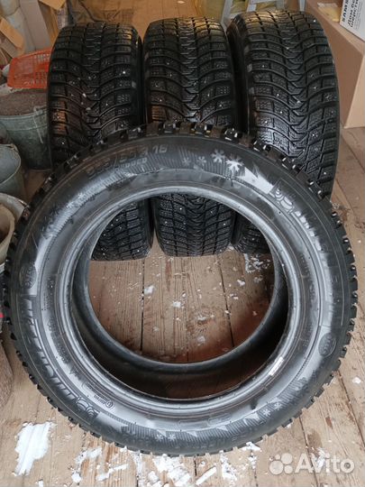 Michelin X-Ice North 3 205/60 R16