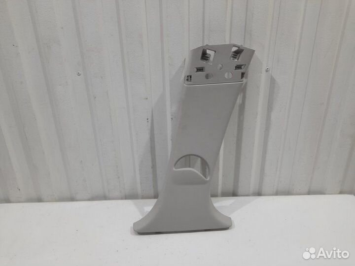 Обшивка стойки средней верхняя правая Renault