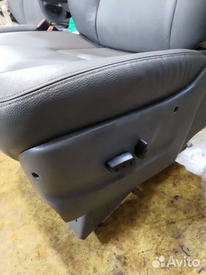 Сиденья Салон Додж караван Вояджер 01-07г