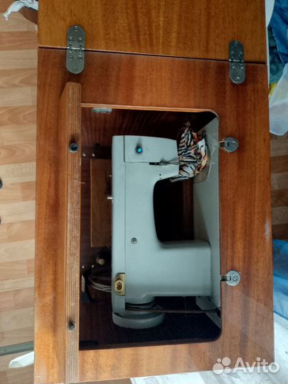 Швейная машина Подольск 142