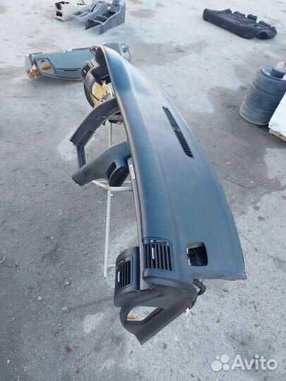 Панель приборов торпедо Audi A8 D2