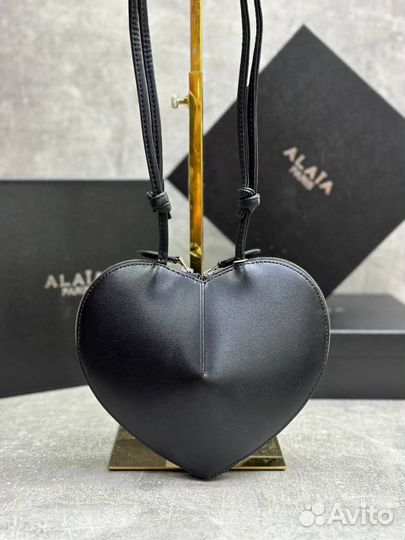 Сумка через плечо Алайа Alaia кожаная сердце