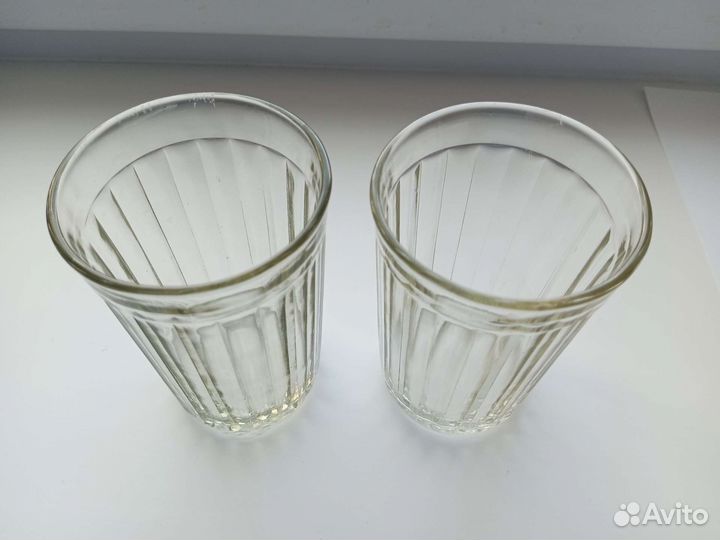 Стеклянные стаканы