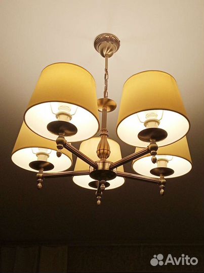 Люстра потолочная