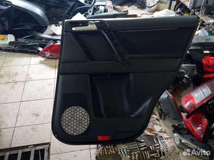 Обивка двери задней правой Toyota Land Cruiser Pra