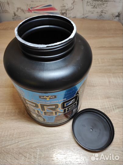 Банка из под спортивного питания большая