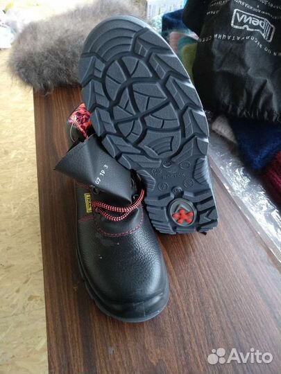 Рабочие ботинки женские 38 размера