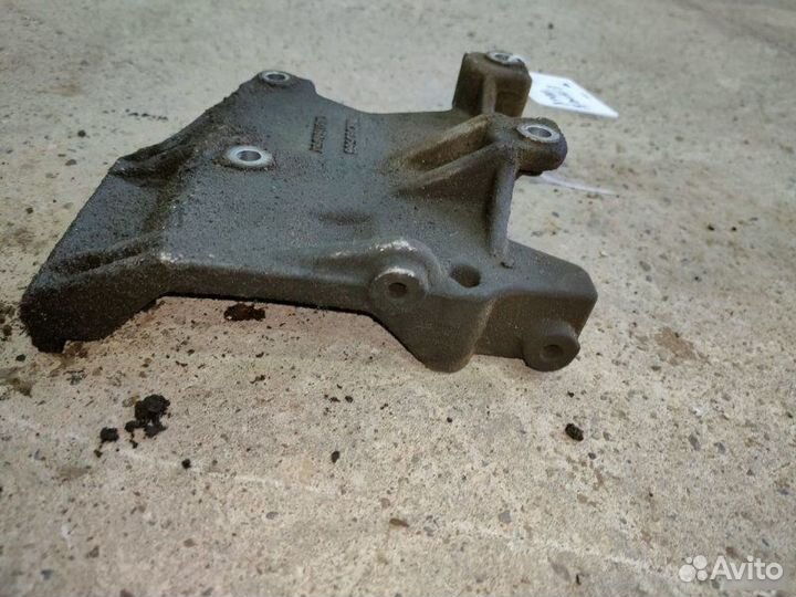 Кронштейн кондиционера Mitsubishi Lancer 9