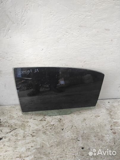 Заднее левое стекло skoda Octavia a 4 tour тур