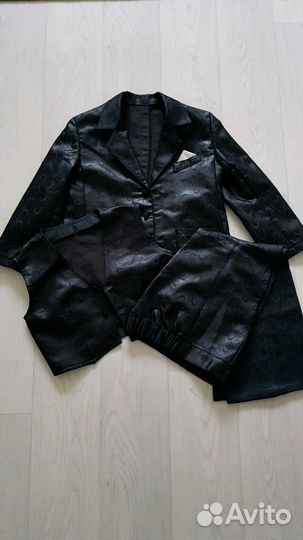 Костюм на мальчика, 3-4г