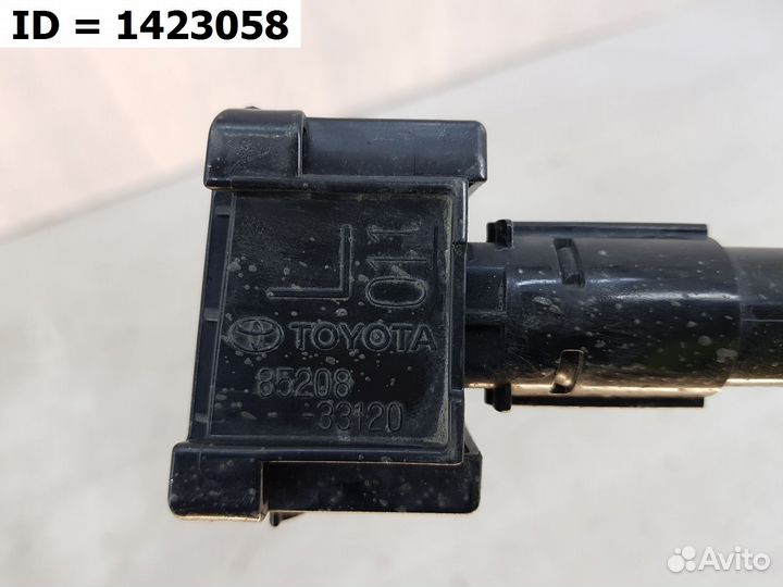 Форсунка омывателя фары левой Toyota Camry