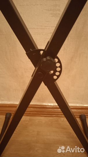 Стойка для клавишных инструментов