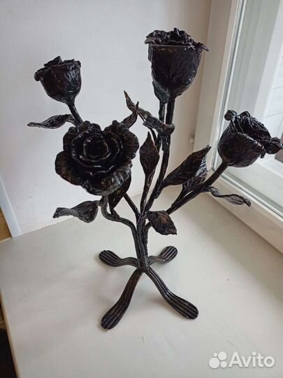 Розы кованые букет