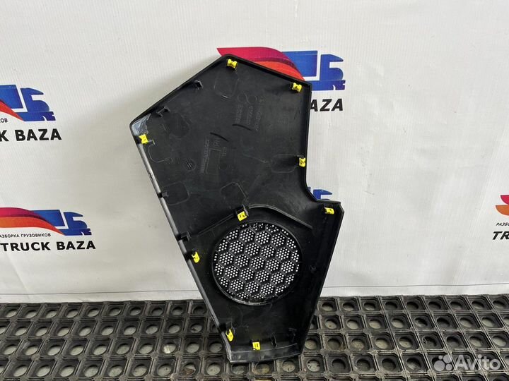 Решетка динамика правая Renault T