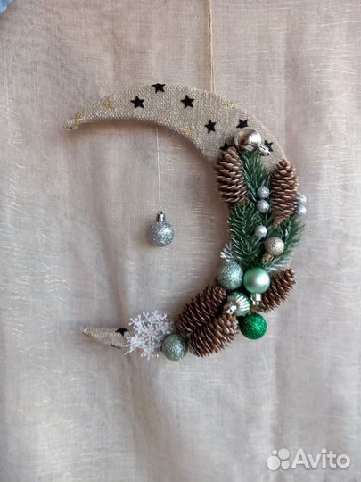 Новогоднее украшение, месяц