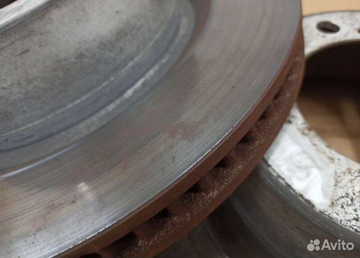 Диски тормозные передние Toyota LC200