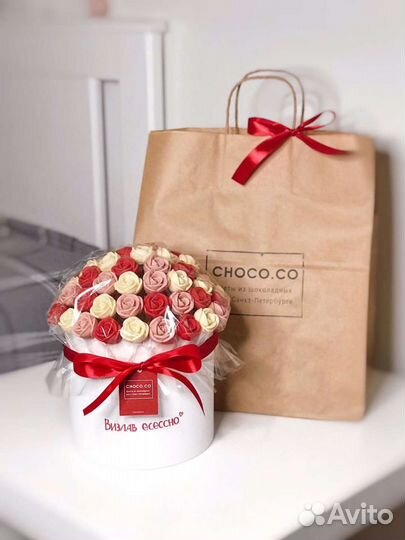 Шляпные коробки с шоколадными розами