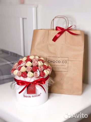 Шляпные коробки с шоколадными розами