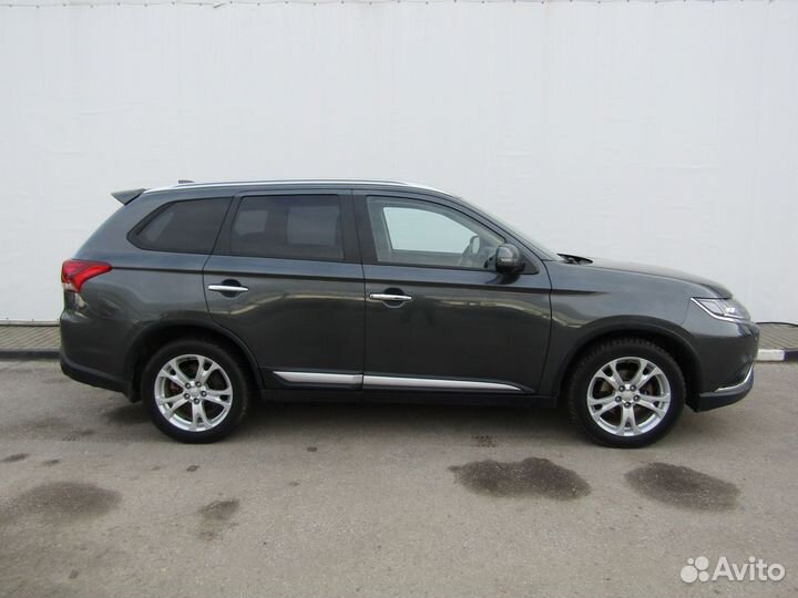 Mitsubishi Outlander 2.4 CVT, 2019, 182 175 км