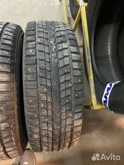 Dunlop SP Winter Ice 01 215/65 R16 102T
