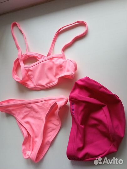 Купальник для девочки раздельный и шапочка