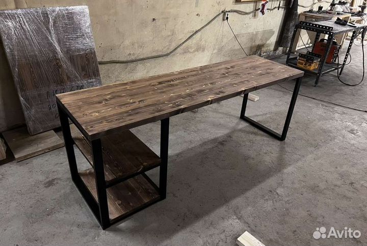 Компьютерный стол лофт и полки