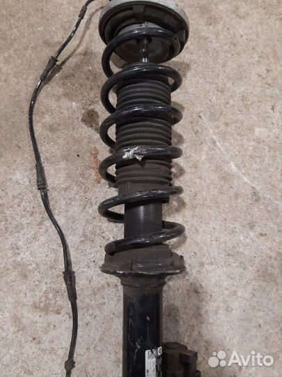 Стойка амортизатора задняя правая Bmw 5-Series G30