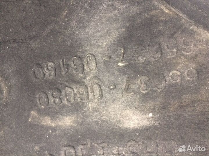 Подкрылок задний правый toyota camry V 50