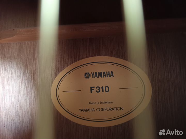 Yamaha f310 гитара с наклейками