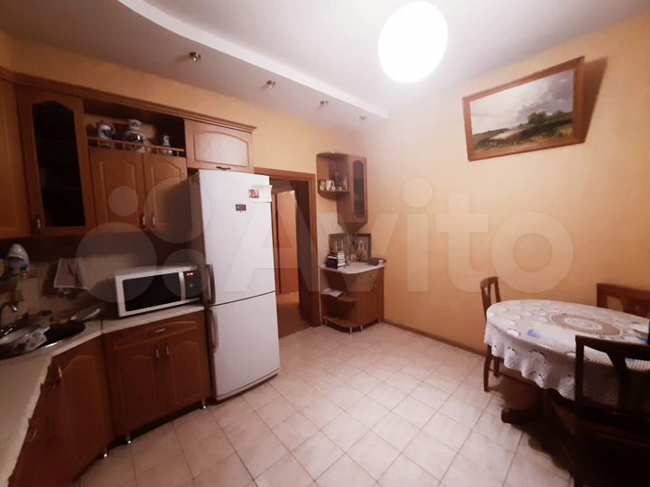 3-к. квартира, 142 м², 1/4 эт.