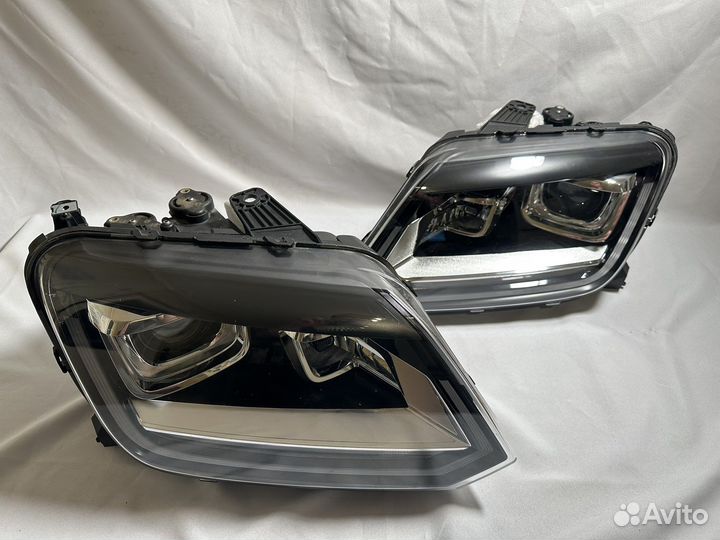 Фара правая левая VW Amarok ксенон xnenon