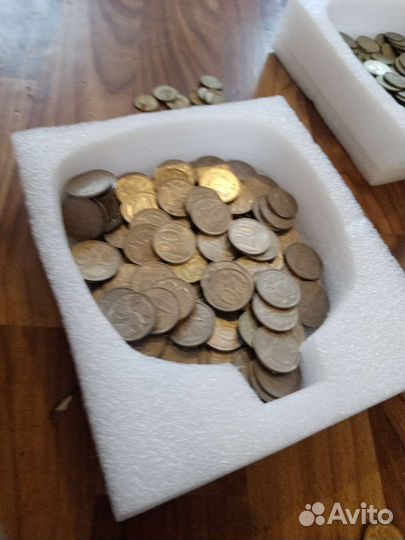 Продам старые монеты