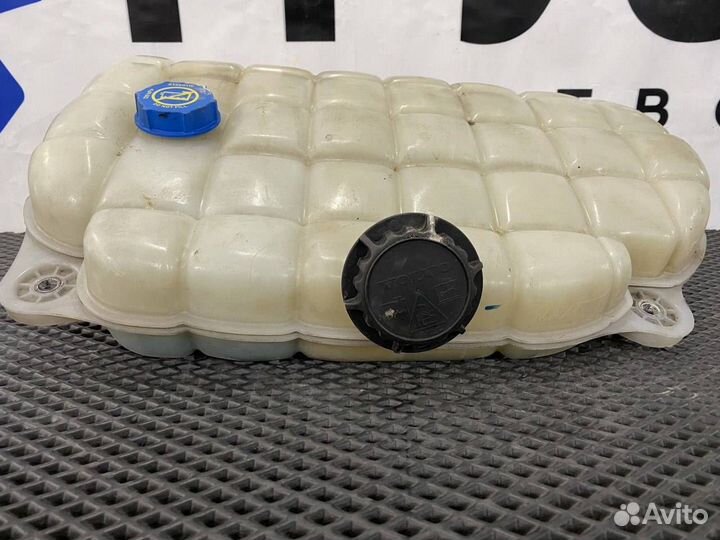 Бачок расширительный Volvo FM4 22821828