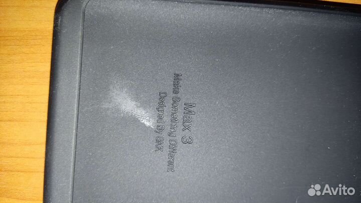 Чехлы на телефон MAX 3