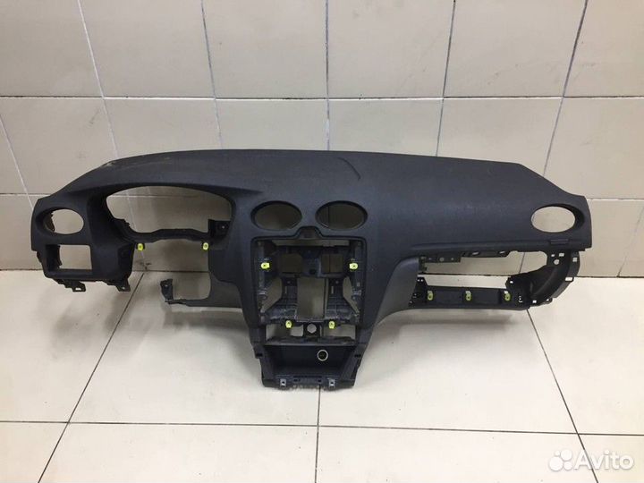 Передняя панель салона Ford Focus