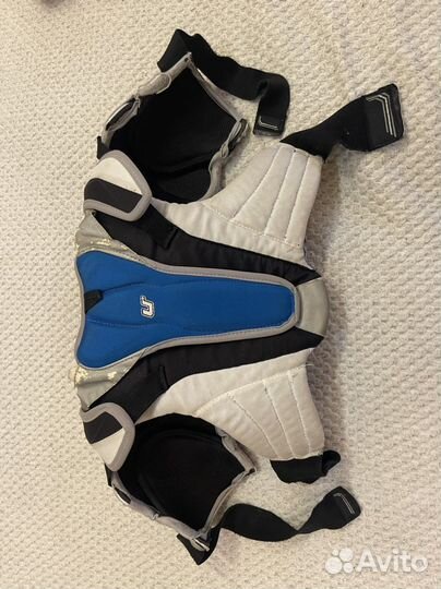 Нагрудники и шорты хоккейные детские б/у