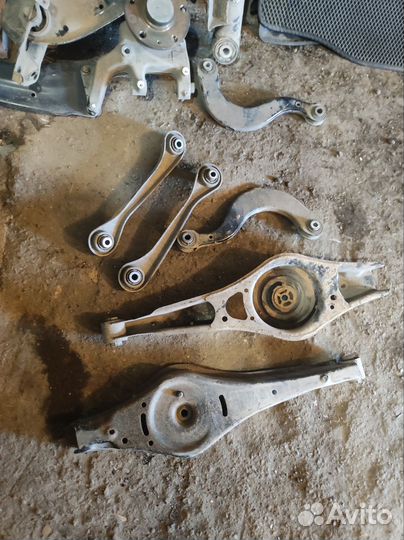 Задний подрамник рычаги кулаки VW Passat b7