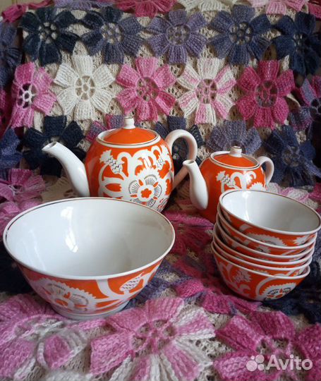 Кофейник, чайник, чайный сервиз