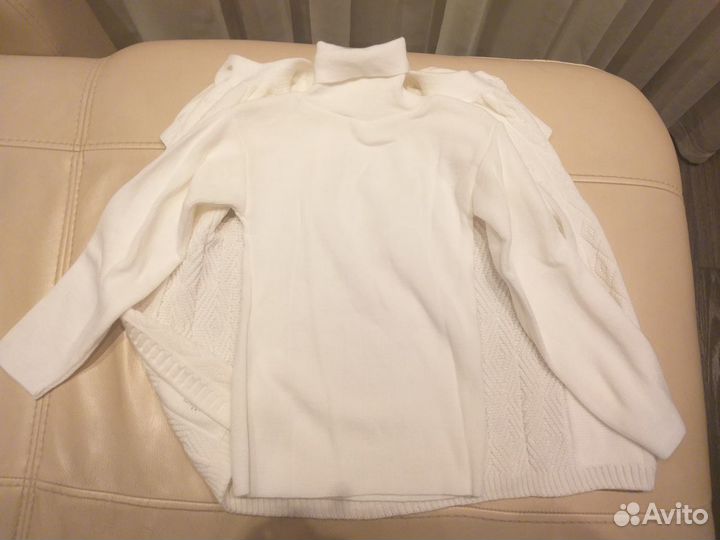 Вязаный комплект-двойка с ажурным узором