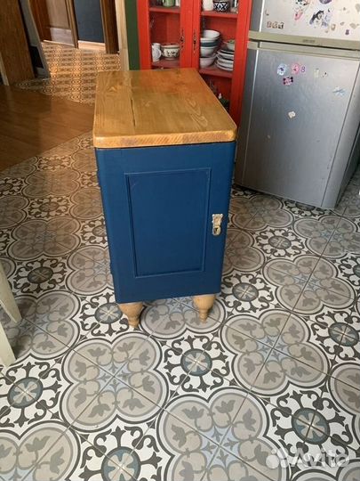 Тумбочка ретро