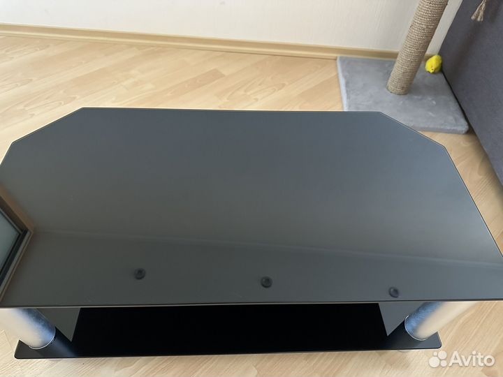 Стеклянная тумба под тв