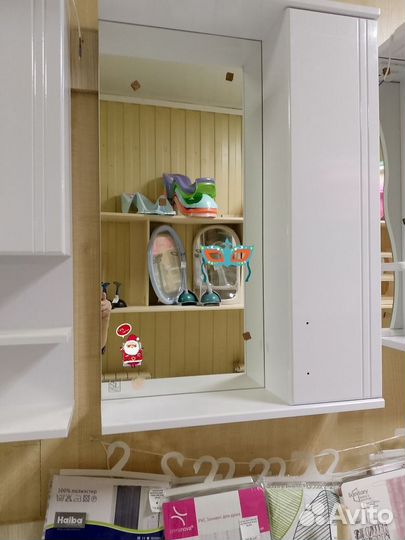 Шкаф с зеркалом в ванную