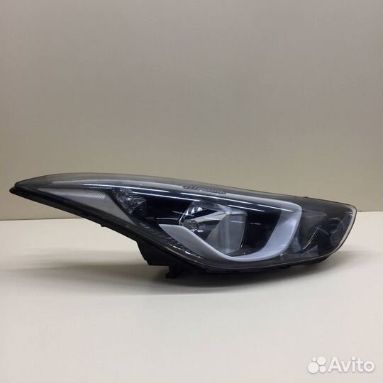 Фара правая, Hyundai Elantra 2011-2016