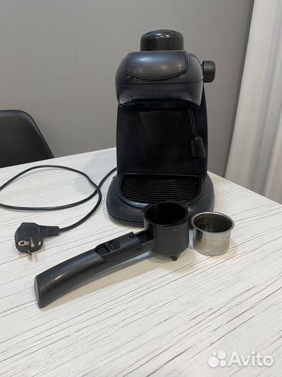Кофеварка/ кофемашина рожковая delonghi
